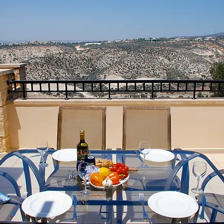 3 Bedroom Minami With Stunning Views, Aphrodite Hills Villa *