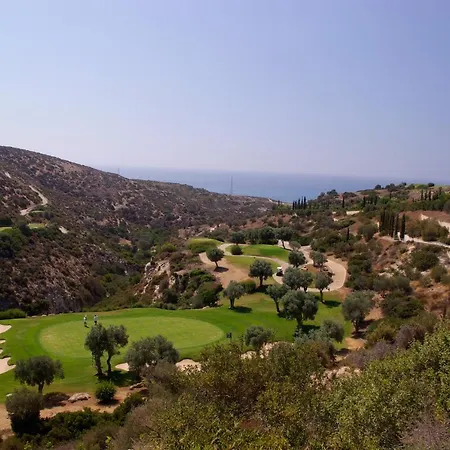 3 Bedroom Minami With Stunning Views, Aphrodite Hills Villa