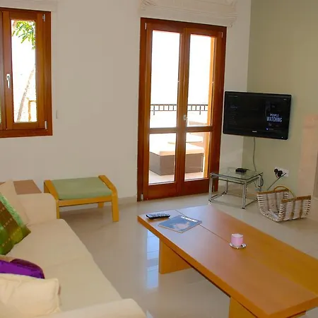 Villa 3 Bedroom Minami With Stunning Views, Aphrodite Hills Kouklia